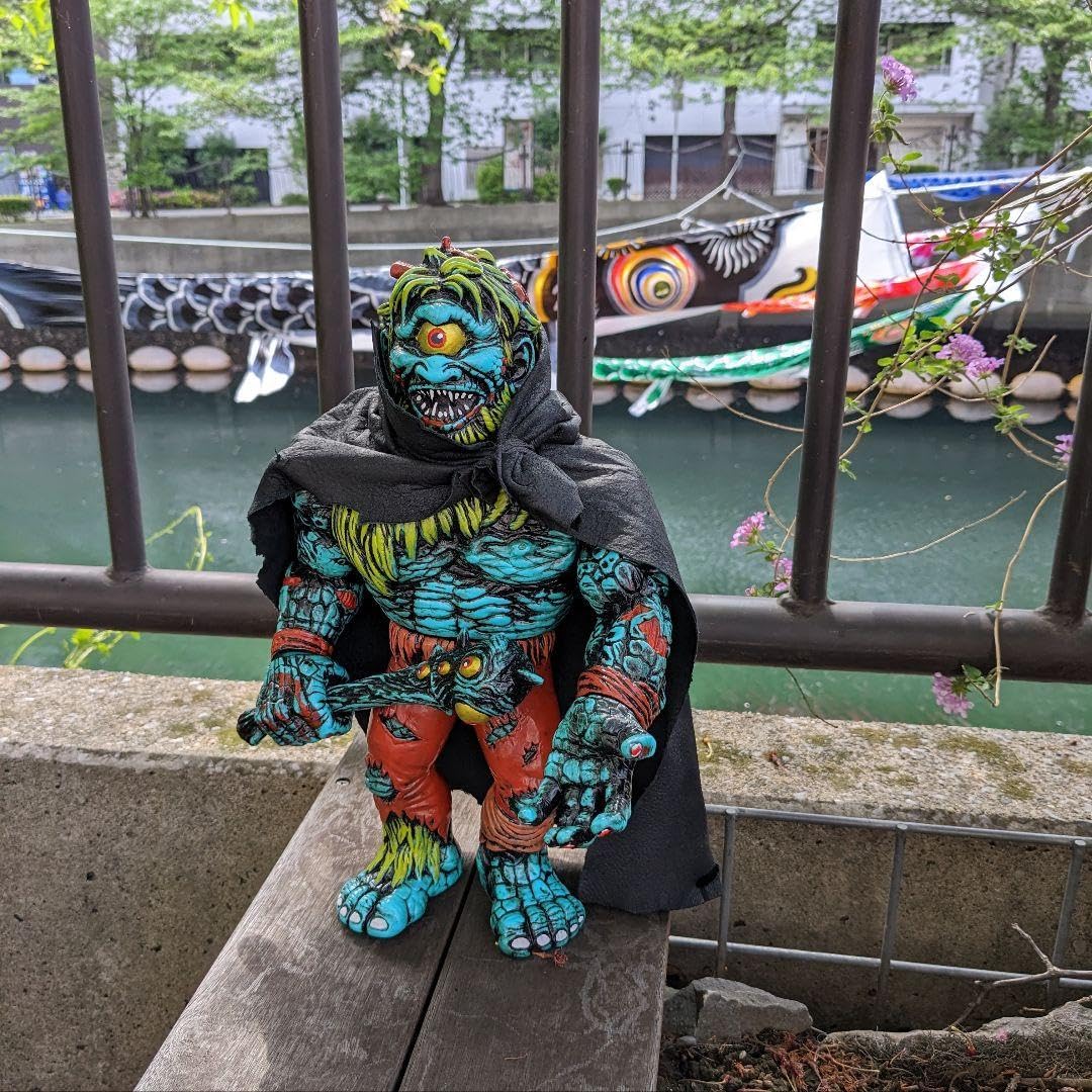 Amazon.co.jp: 一点物インディーズソフビ人形鬼才SKINNER作品ホラー